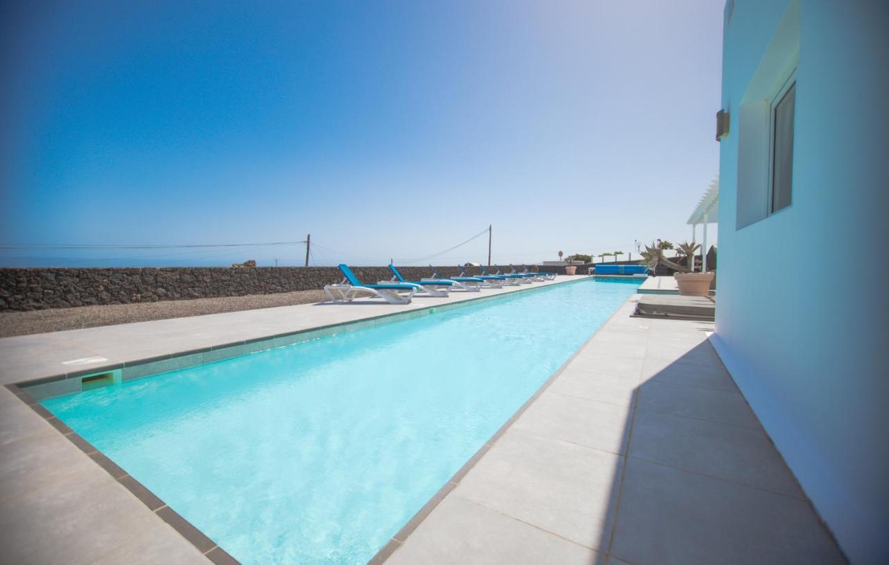 Casa Conil With A Private 25 Meter Heated Pool Villa Exterior photo